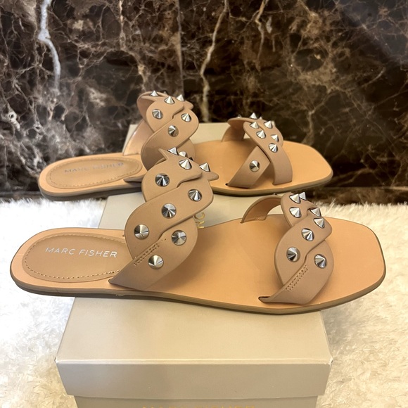 MARC FISHER-BODIL-Light Natural Flat Sandal w/ Silver Spikes-Sz9-NIB - Picture 5 of 7